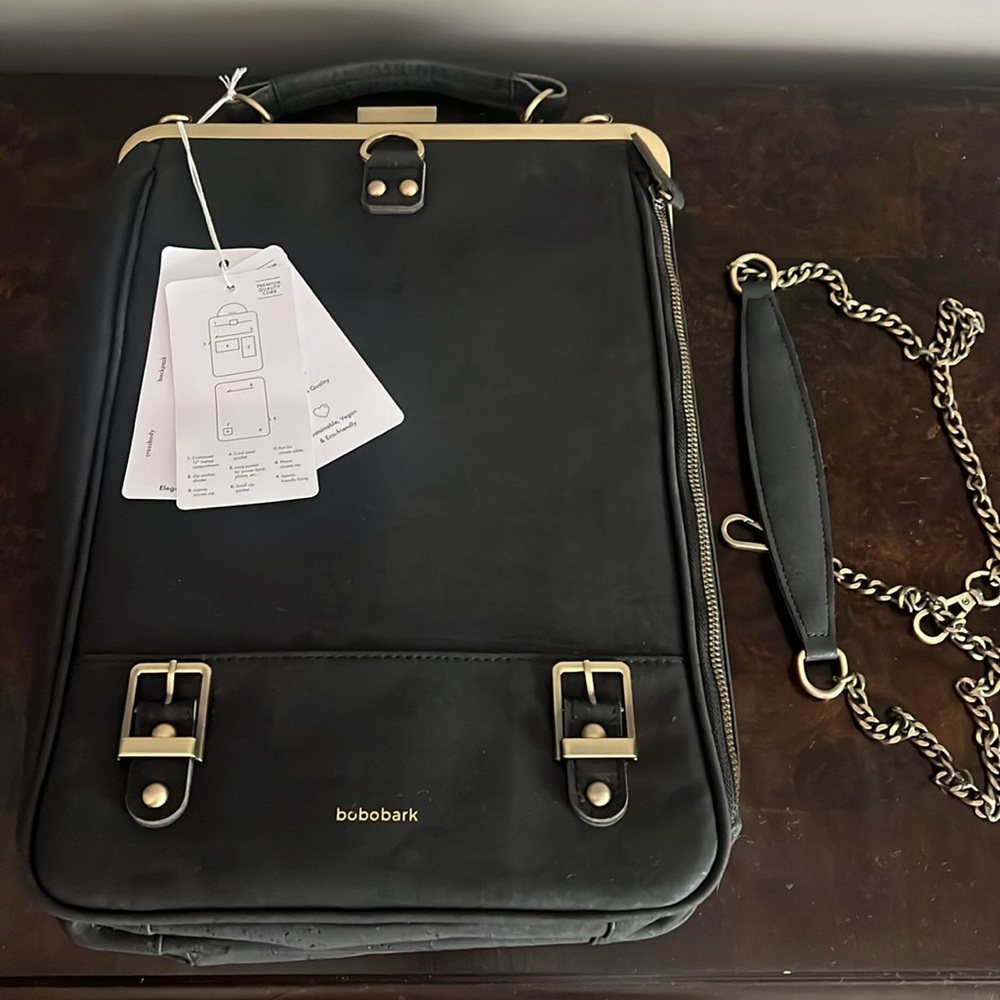 LaFlore Paris Bobobark with chain strap